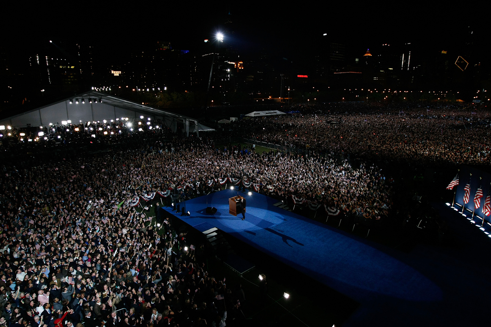 Image may contain Concert Crowd Person Lighting Audience People and Urban